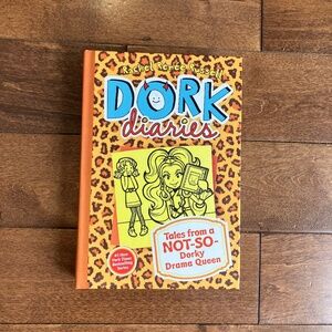 Dork Diaries 9- Tales from a not so Dorky Drama Queen